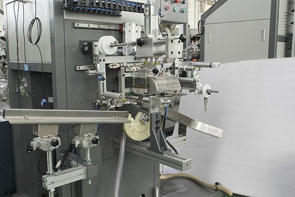 H200C1 1 kleur folautomatyske hjitte stampmasine mei 1 stasjon
