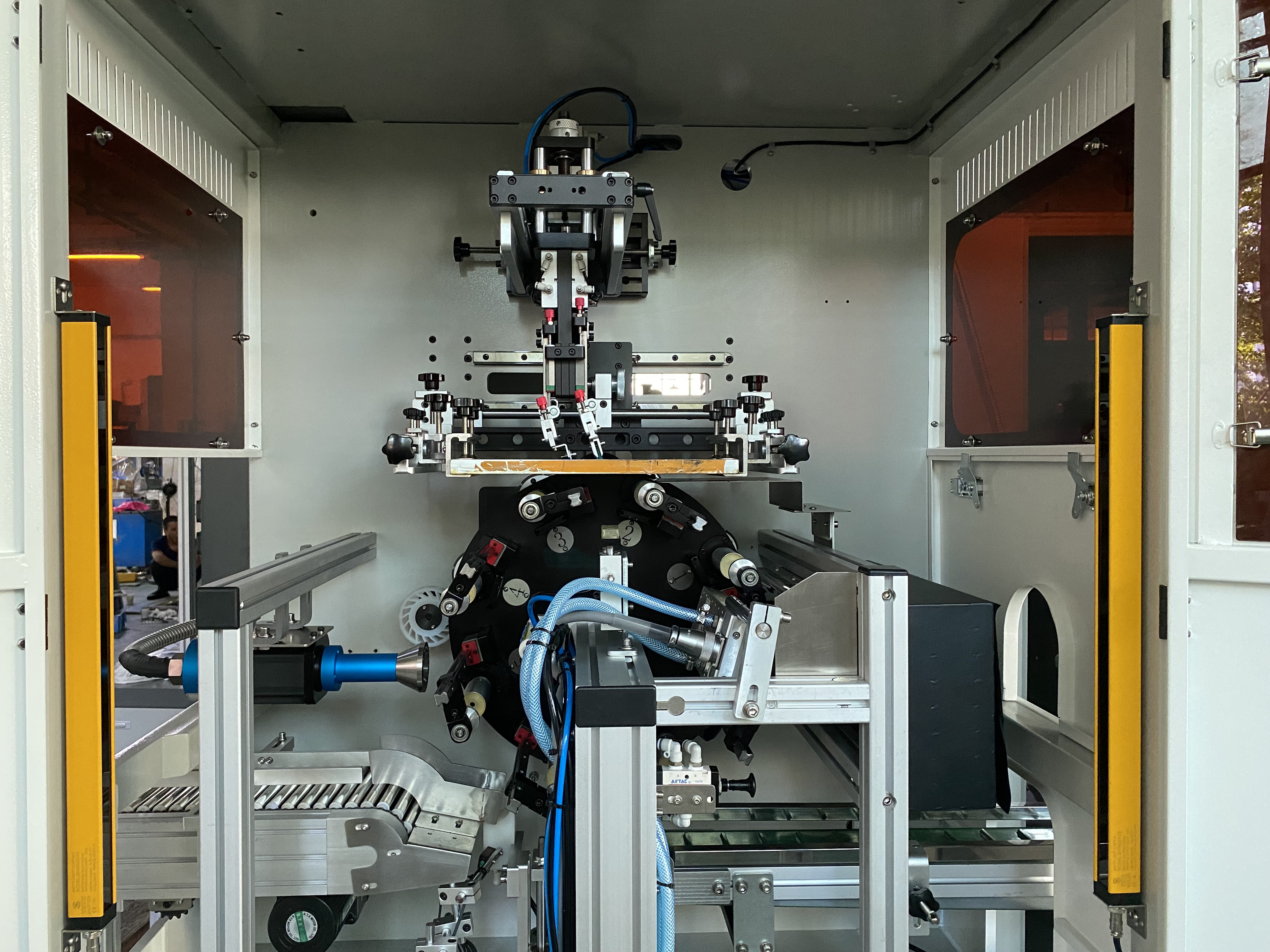 APM PRINT-S103M Automatic servo screen printing machine for printing cylindrical tubes caps side and top 7