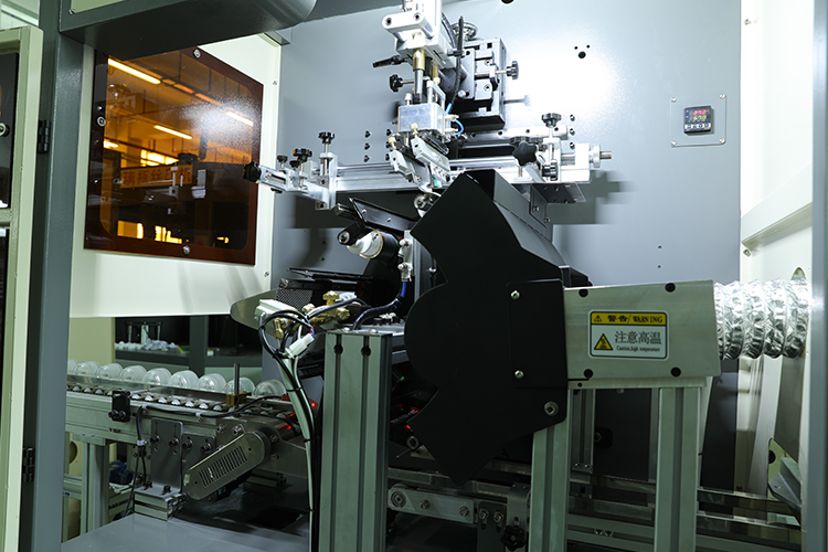 Prezzu di a Cina, buttiglia automatica cumpleta di contagocce tonda à un culore unicu, stampante serigrafica UV, macchina di serigrafia in vendita