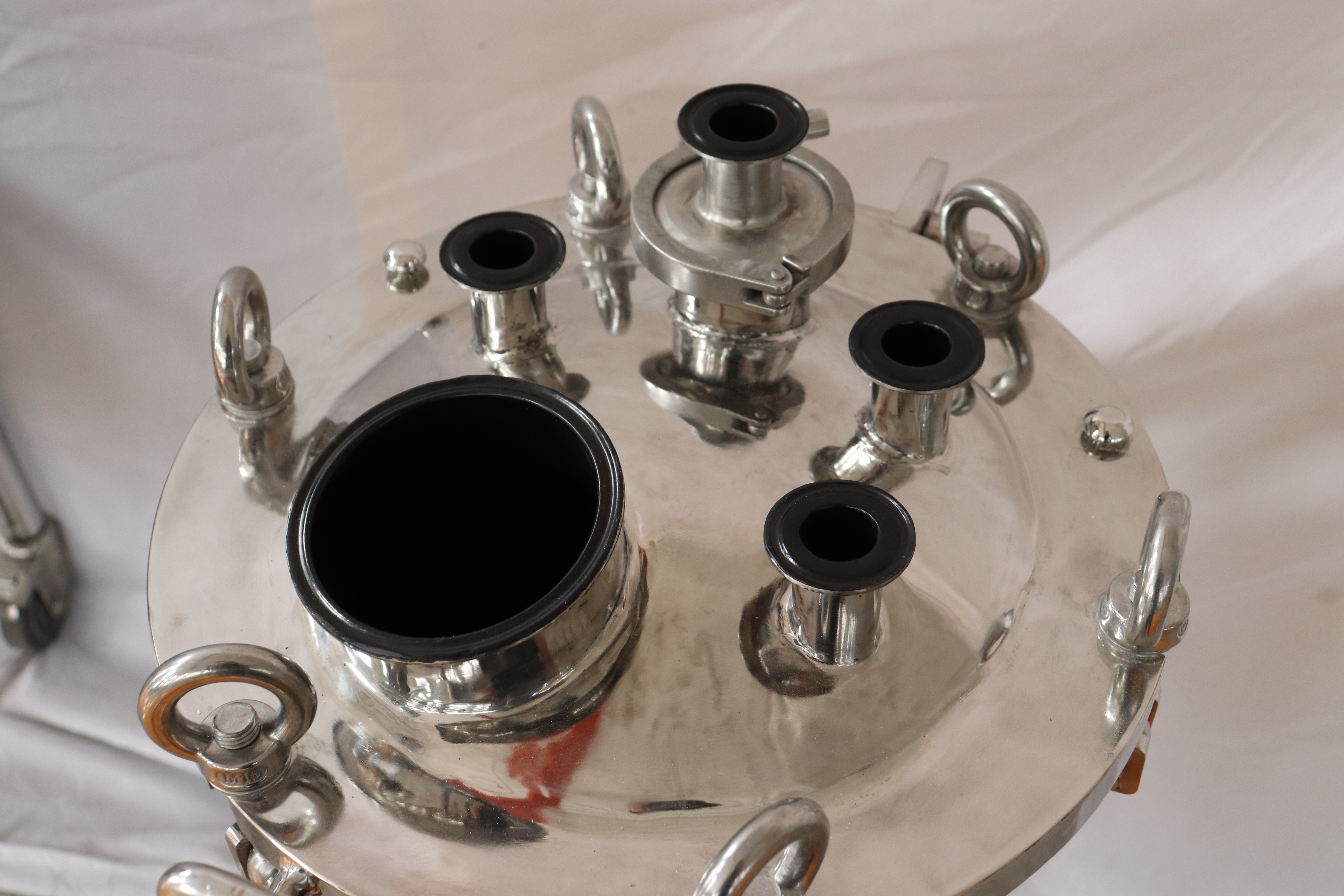 Custom stainless steel chemical tanks for chemical industry Manufacturer | Zhanghua 8