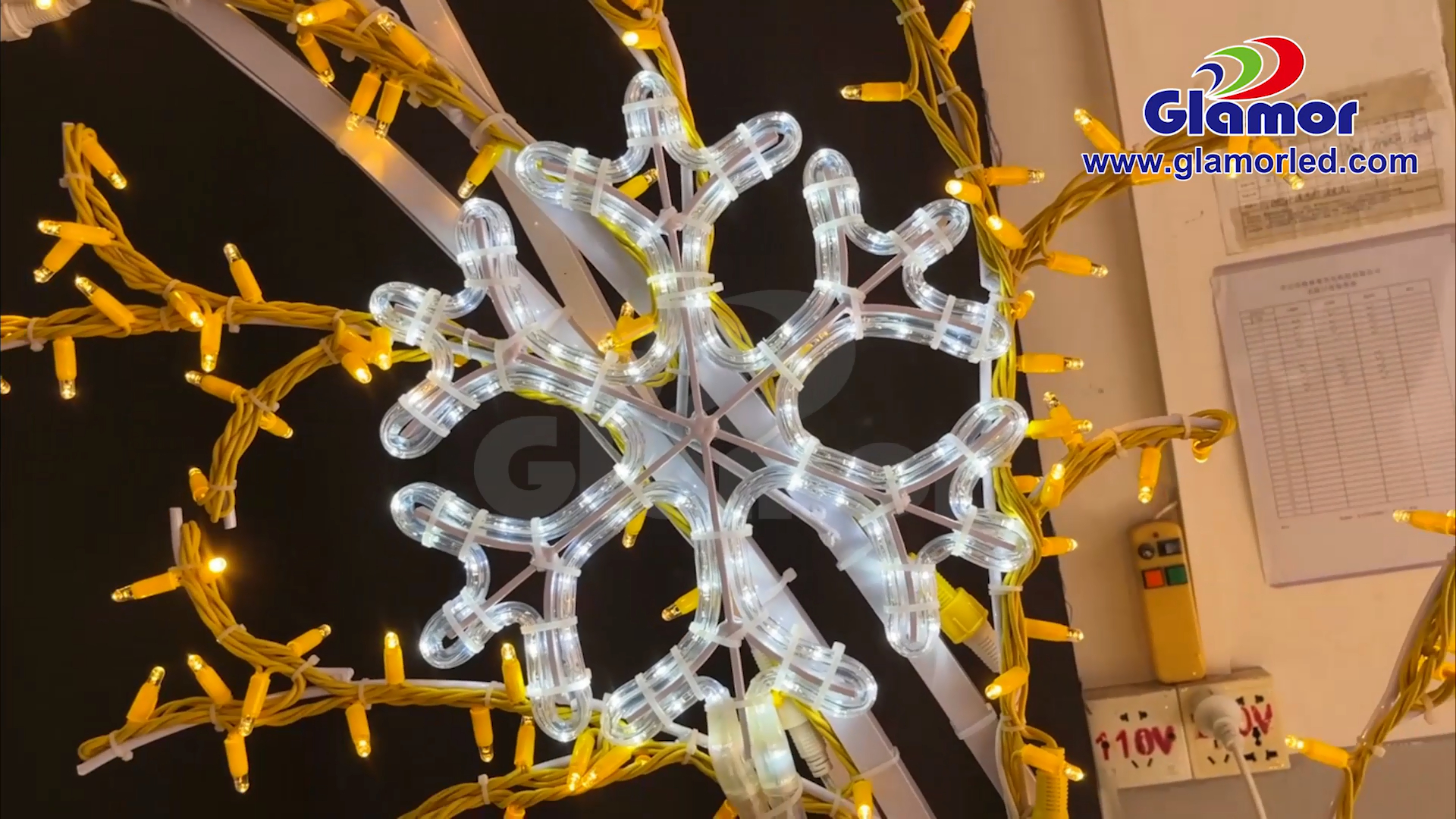 طرح دو بعدی قوسی شکل دانه برف برای چراغ تزئینی کریسمس جشنواره مرکز خرید | تولیدکننده لوازم روشنایی گلامور 3