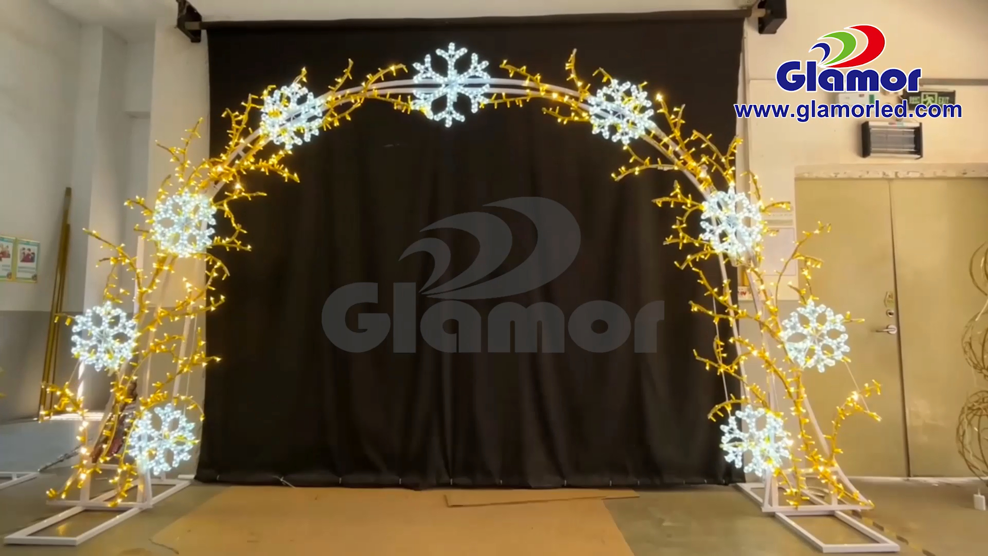 2025 Kemerli kapı stili açık hava kapalı alışveriş merkezi parkı 2D Noel dekoratif aydınlatma motifleri | Glamour 3