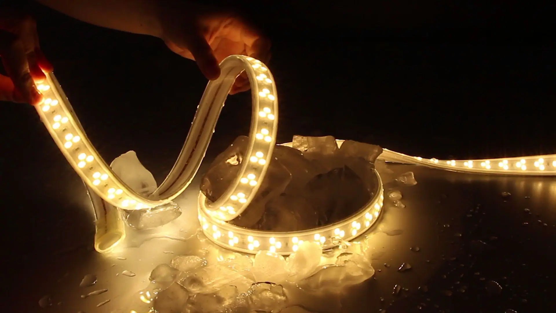 -20℃ Sfida!!! A striscia luminosa LED GLAMOR pò funziunà in cundizioni climatiche estreme 1