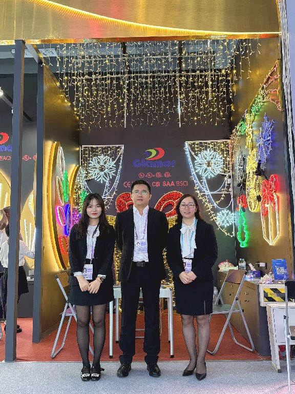 136-aad CANTON FAIR 2D 3D motifs soo bandhigay alaabada iftiinka silsiladda iftiinka ee xadhigga | Iibiyaha Glamour 5