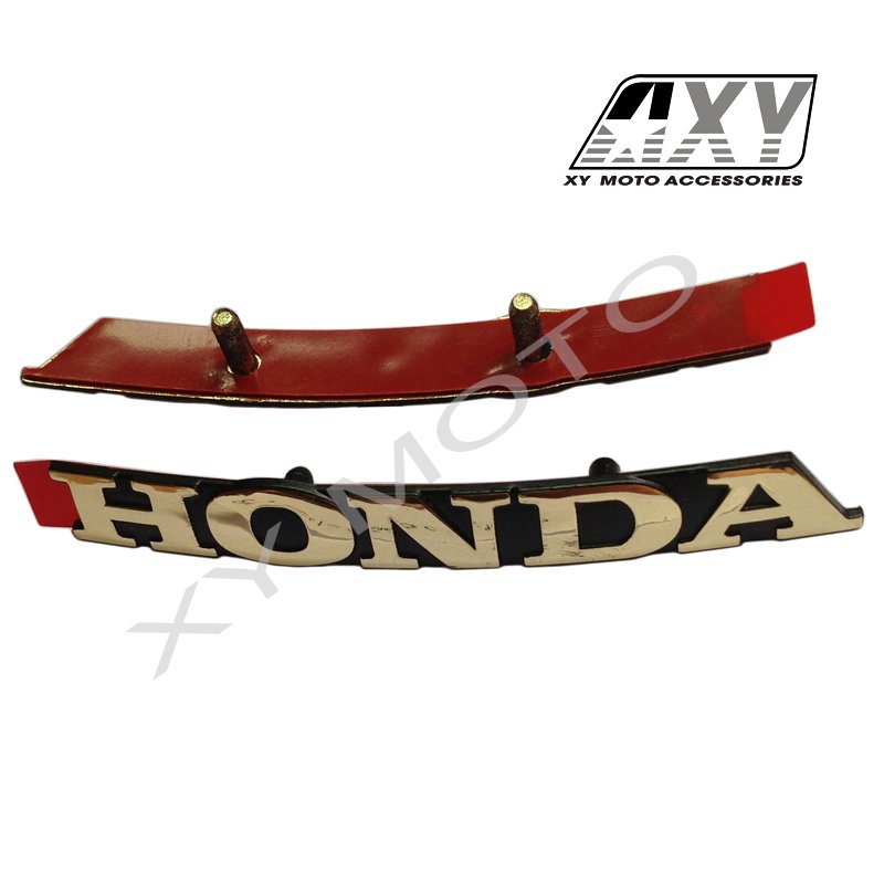 87561-GGC-900 HONDA SPACY ALPHA110  HANDLE COVER EMBLEM 1