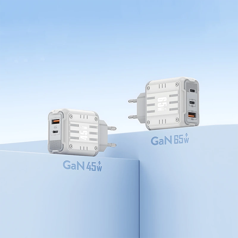 YC02 45W USB + TYPEC dual port Charger 1