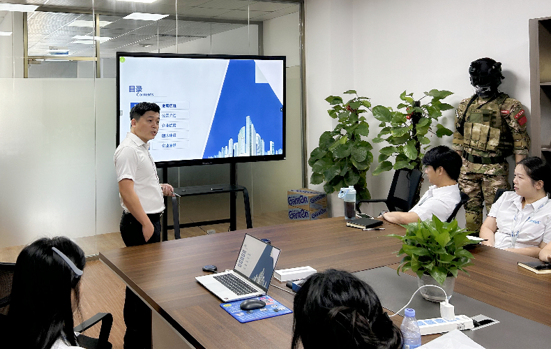 La capacitación sistemática integral para todos los empleados mejora el nivel de servicio de MOCO 1