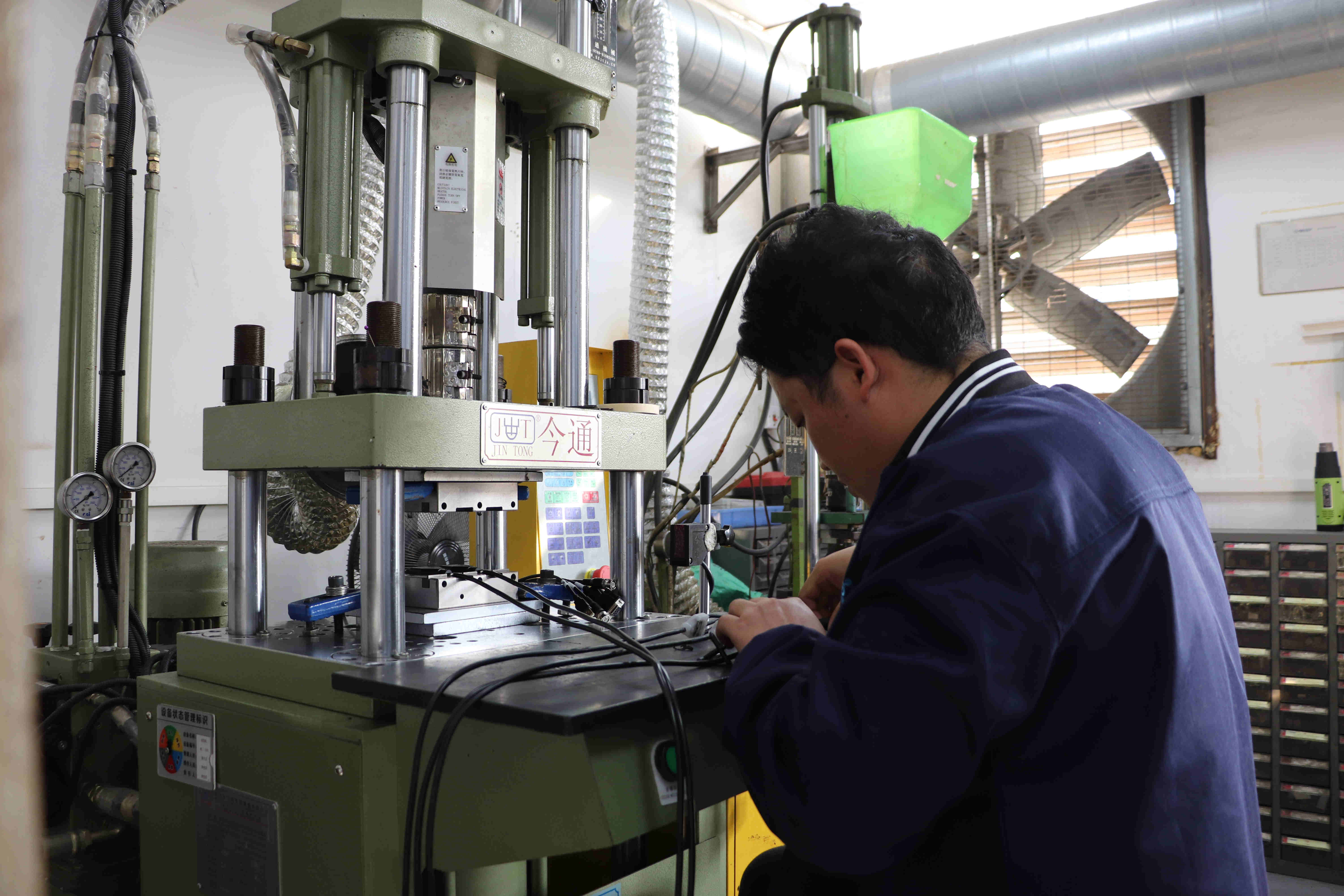 ¿Proceso de producción del conector push-pull? | Conector MOCO 4