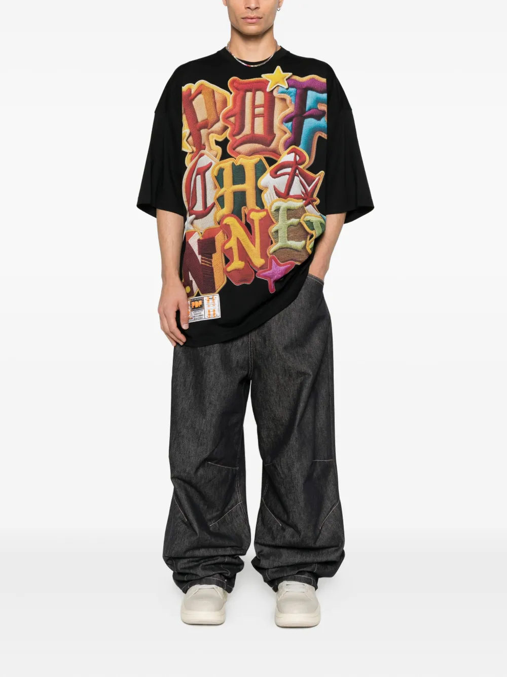 เสื้อยืดคอกลมสีดำสำหรับผู้ชาย ความหนา 280 แกรม พิมพ์ลายกราฟฟิตี้หลากสีแบบ DTG 1