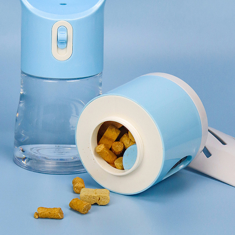 Bouteille de voyage 4 en 1 pour animaux de compagnie : bouteille d'eau et de nourriture portable en plastique pour chien avec pelle à déjections et sacs inclus. 3