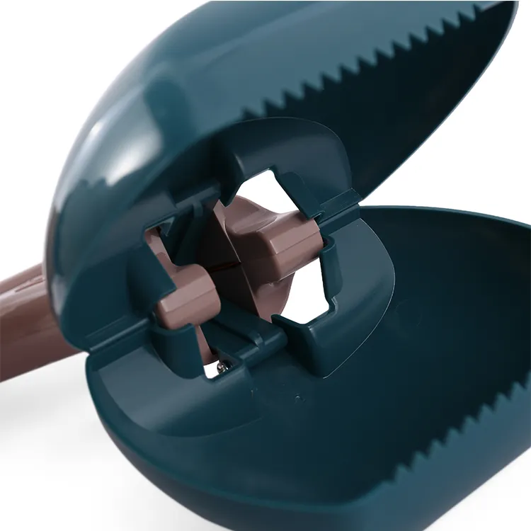 High-quality portable pooper scooper for walking for business | Roadreign 4