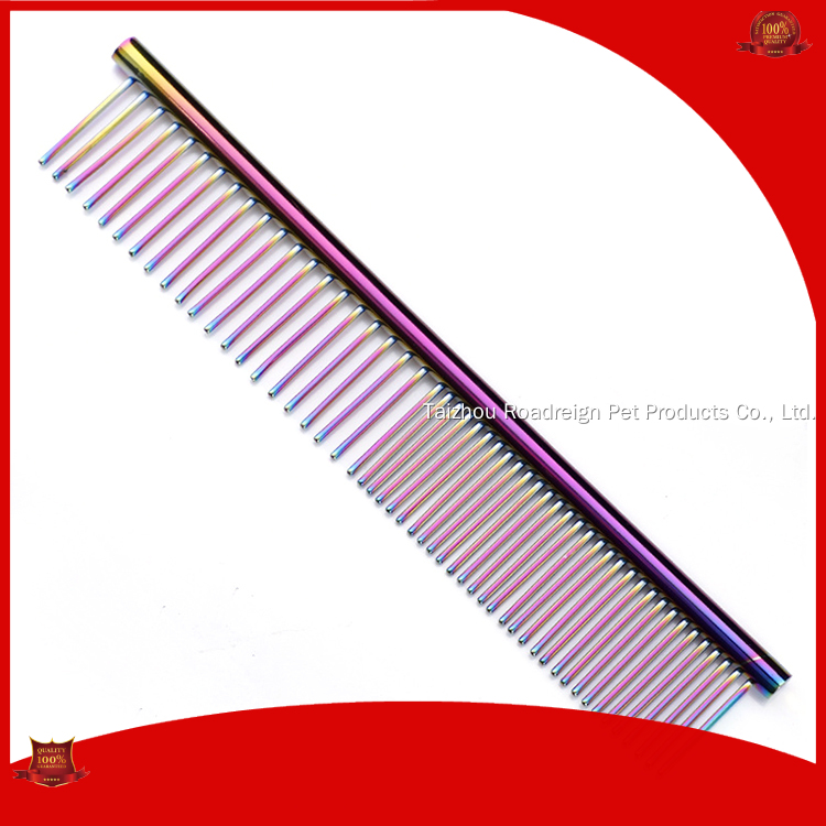Fabricant de peignes sur mesure pour chiens souffrant de mue | Roadreign 1