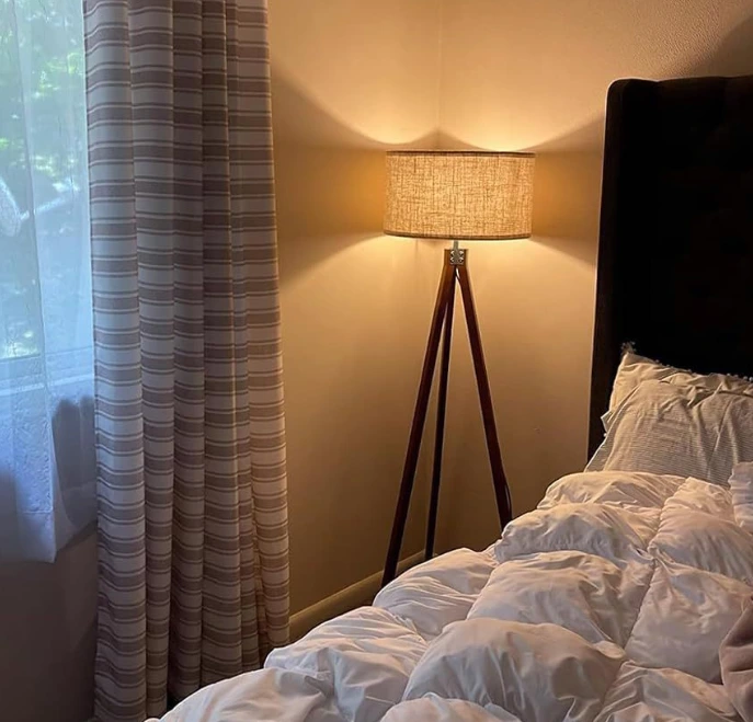 Minimalist floor lamp for the study – a stylish standing lamp 1