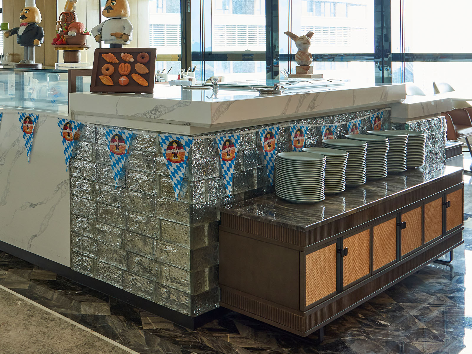 Sideboard 4