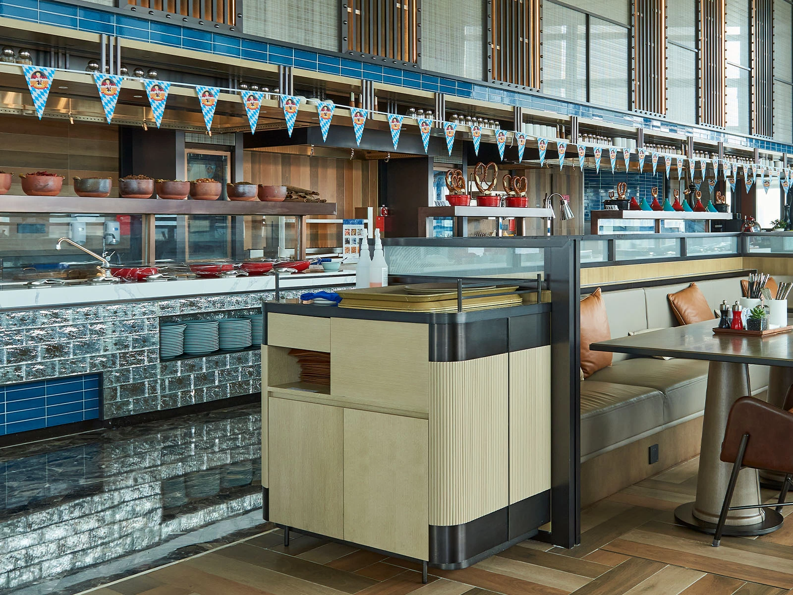 Meuble de salle à manger 1