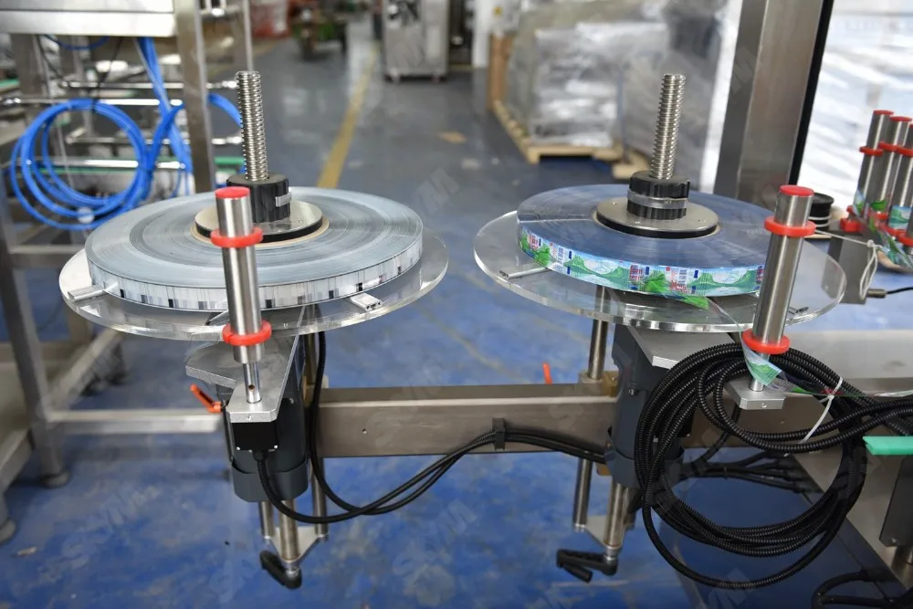 Low Cost Rotary Type OPP Hot Melt Labeling Machine 9