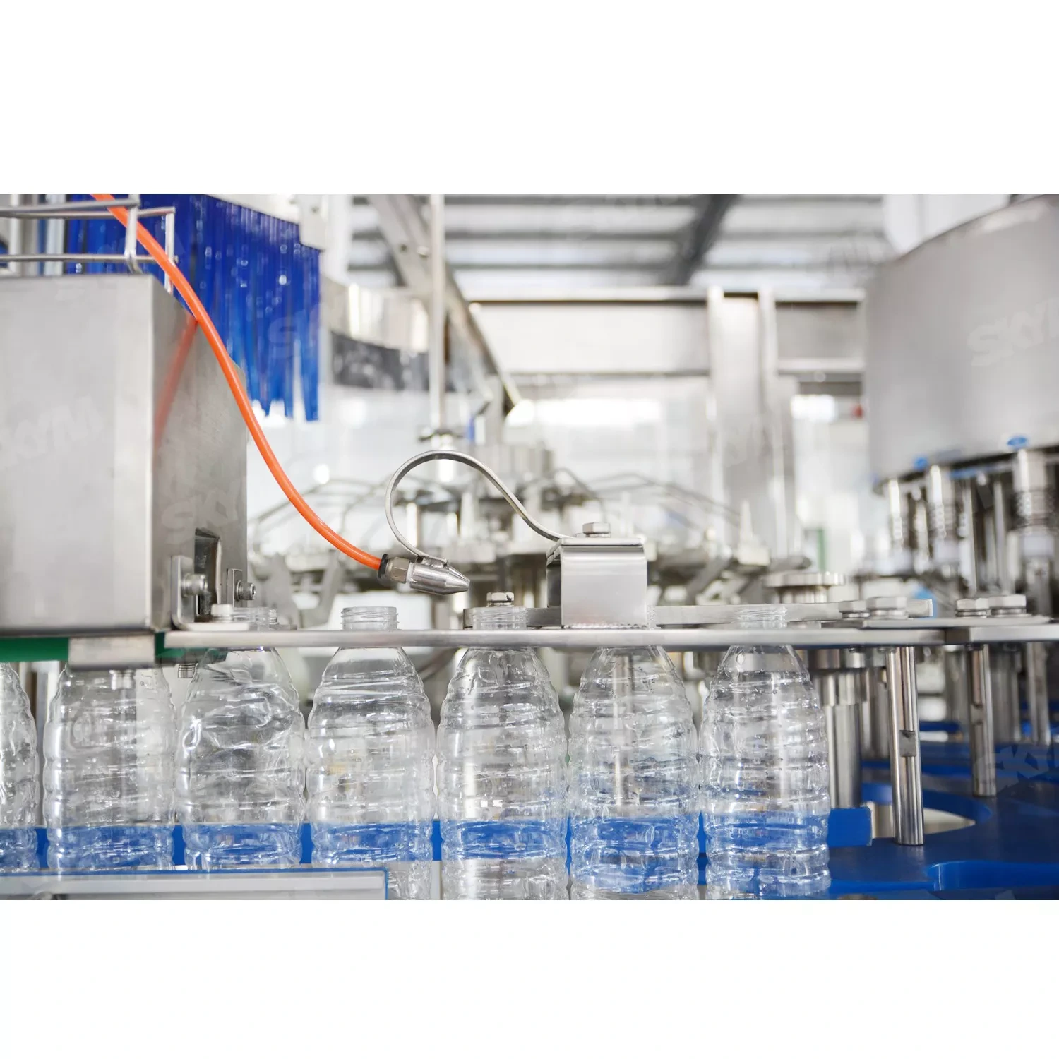 8000BPH PET Bottle Beverage Filling Machine  1