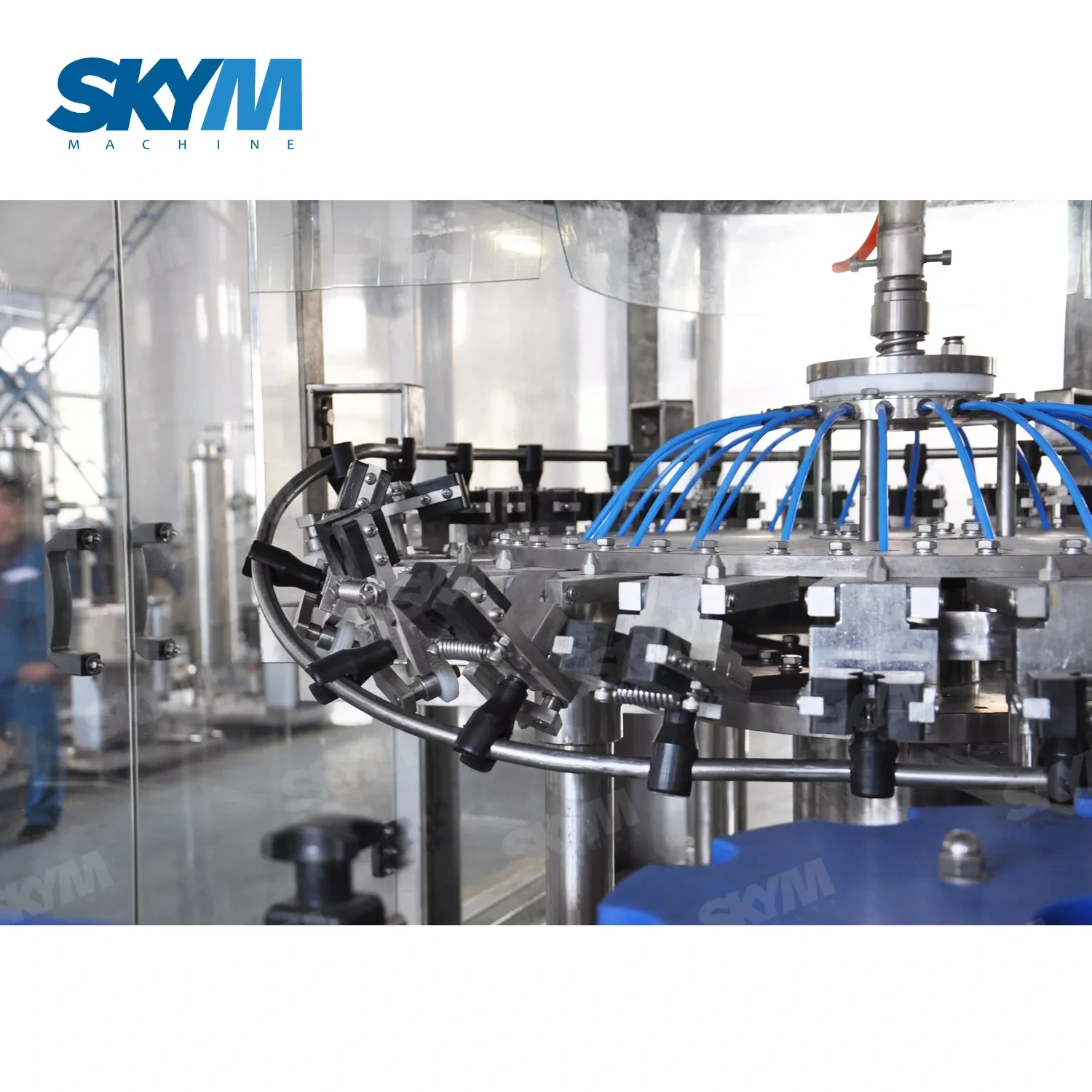 Automatic Square Glass Bottle Alcohol Drink Filling Machine 1