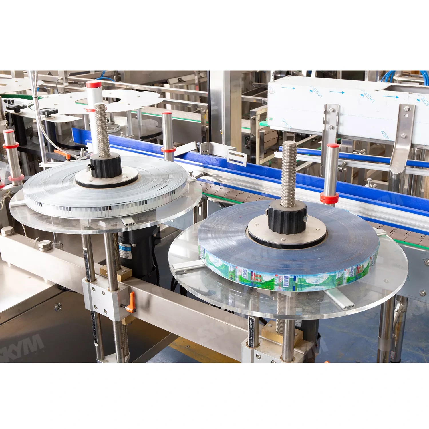 Low Cost Hot Melt OPP Bottle Labeling Machine 1