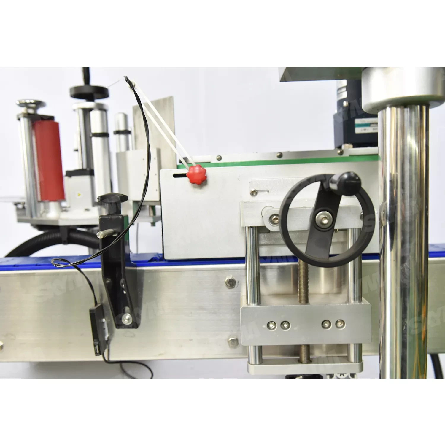 Horizontal Self Adhesive Labels Pasting Machine for Round Bottle 1