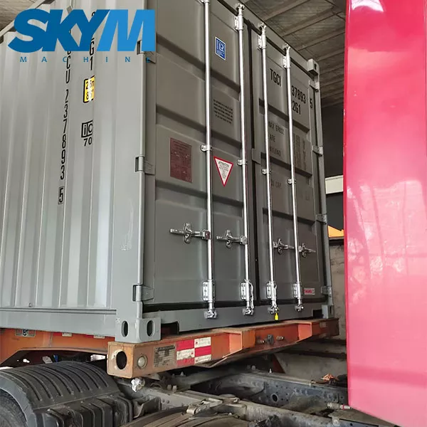 Zhangjiagang Sky Machine Co.LTD Announces Shipping of [Oil filling machine/Cappjing Machine/labelling machine/Semi-automatic bottle blowing machine] to Turkmenistan