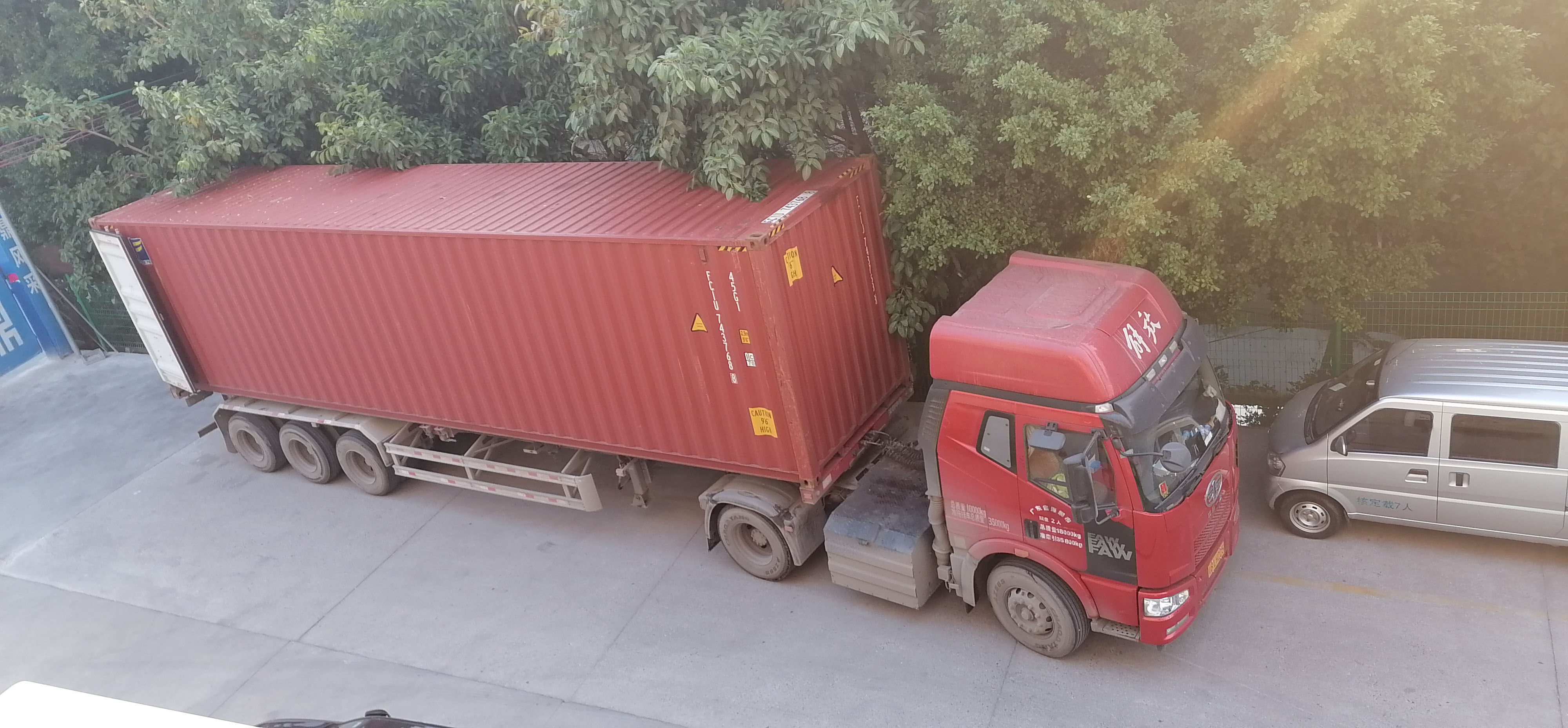 A Container of Dental Chair Was Sent Away 1