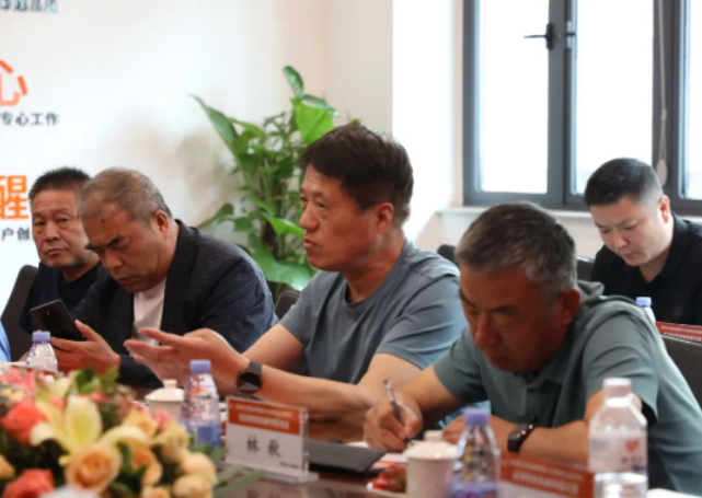 Municipal Engineering Association Asphalt Professional Committee Member Enters Tietuo Machinery Exchange 5