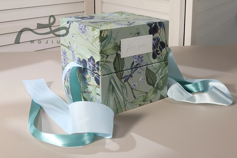 Premium floral pattern gift boxes are customizable and crafted from high-quality paper 1