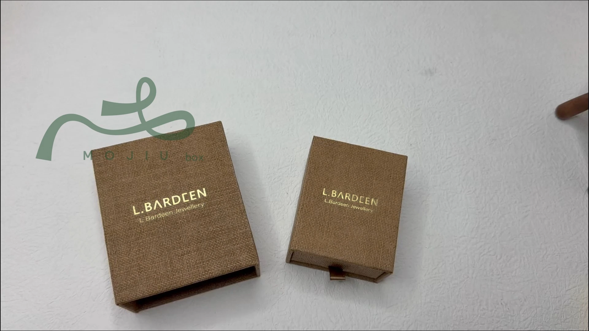 Linen textured jewelry box, customizable logo 1