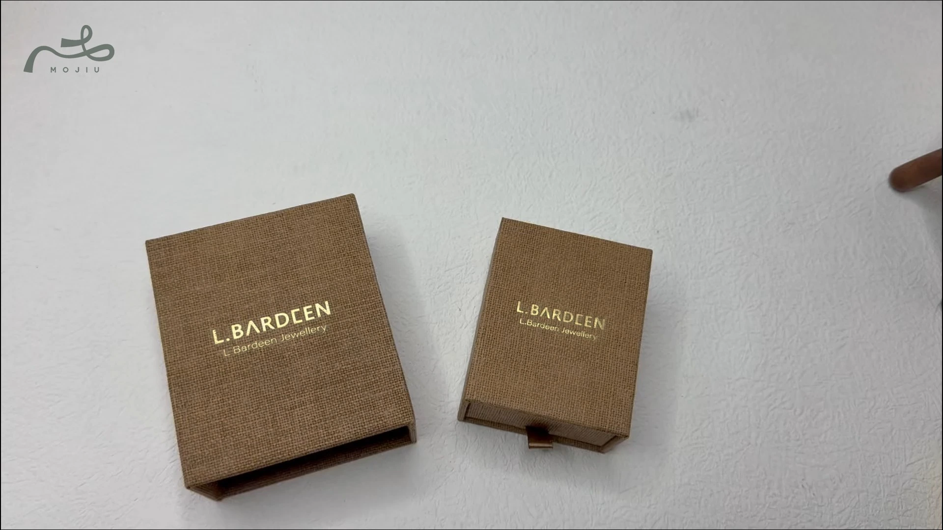 Linen textured jewelry box, customizable logo 1