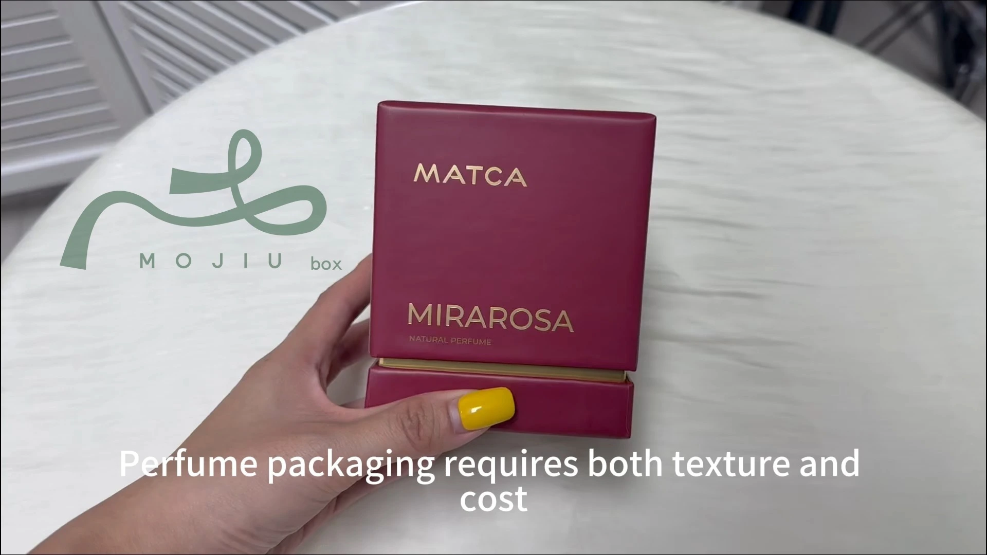 Parfümbox | Individuelle Tabletts aus mattgoldener Pappe | Mojiu-Verpackung 1