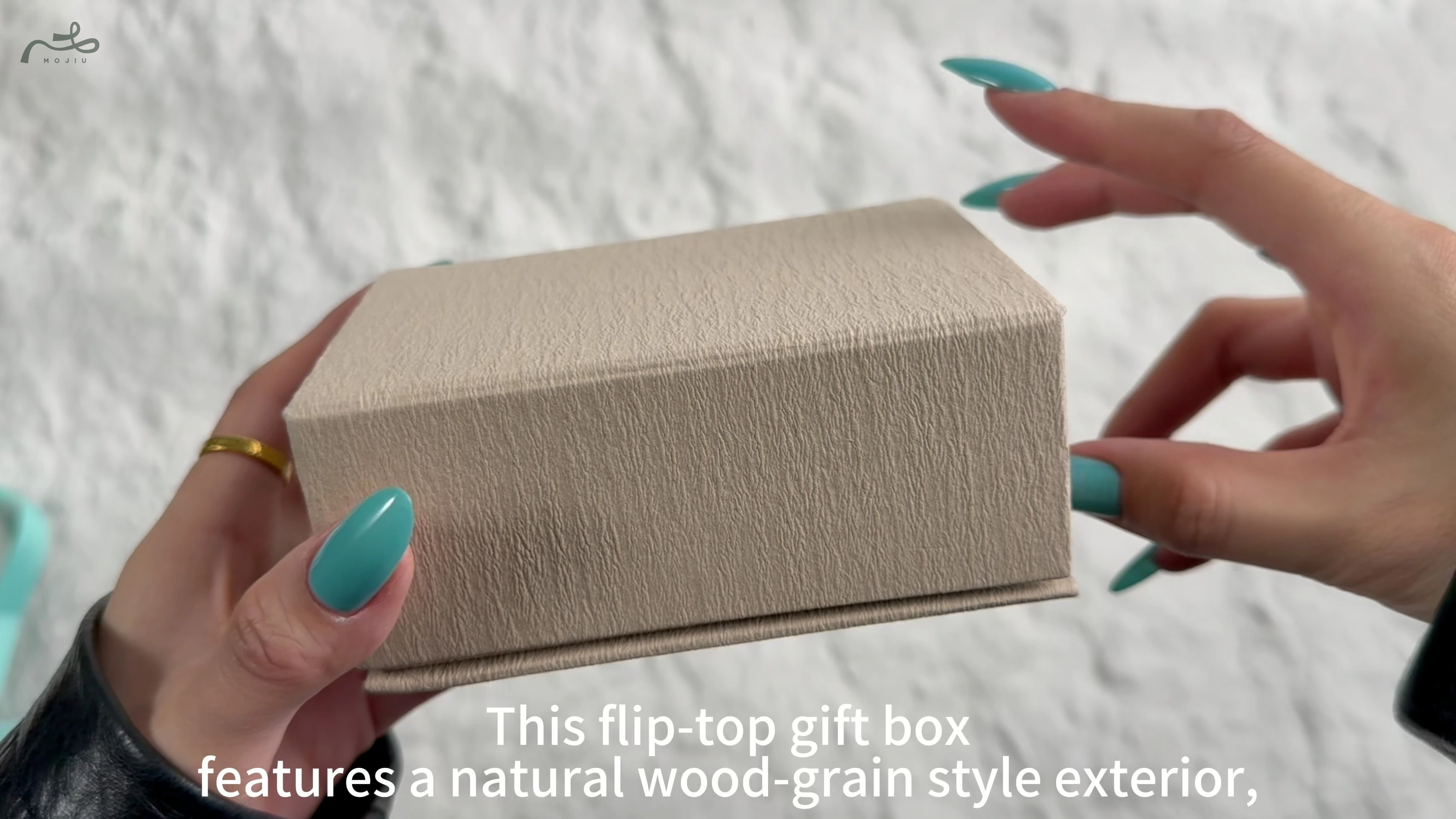 Boîte à bijoux personnalisée effet bois pour bagues, colliers et boucles d'oreilles | Mojiu Packaging 1