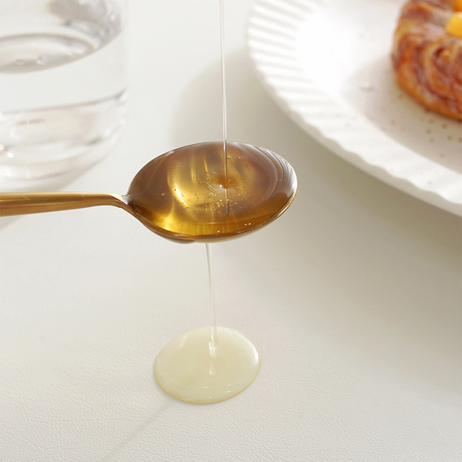 Waterproof, oil-proof and stain-proof tablecloths