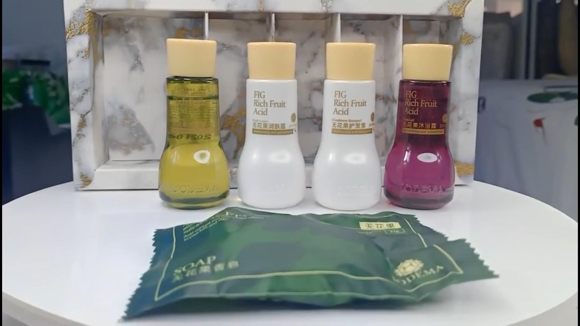 Customized small bottle moisturizing hotel toiletries sets with shampoo bath gel From China-Hanbi textile 13