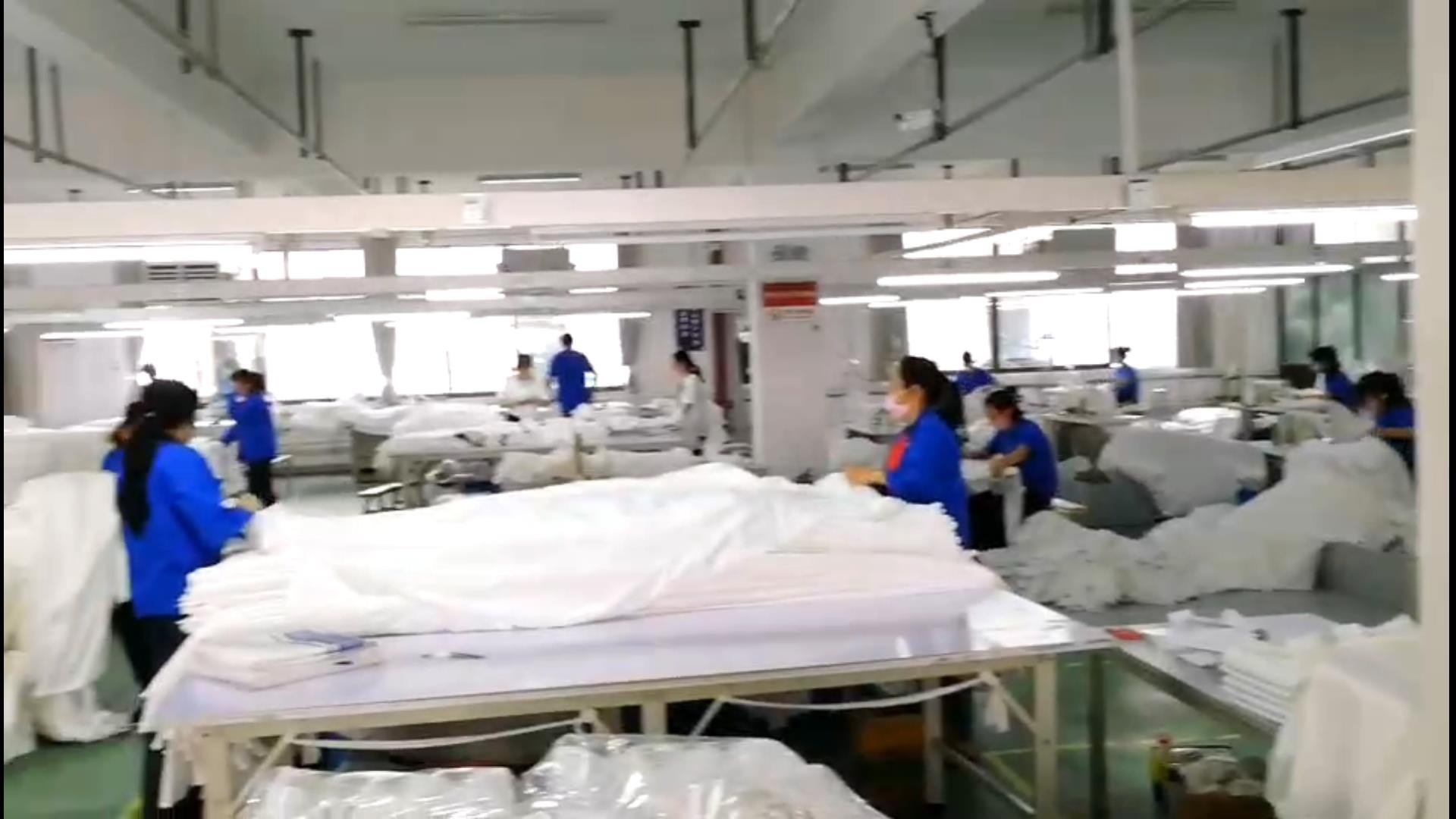 China textile manufacturer customers visit our bedding workshop-Hanbi textile 3