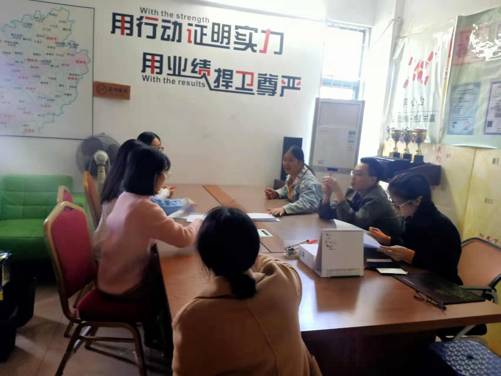 Hanbi textile company staff take the products exam for being more professional 3