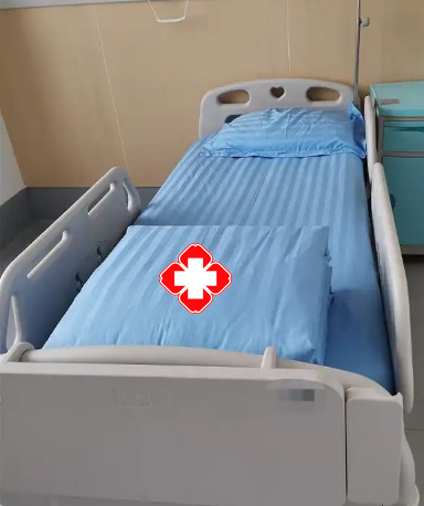 Quality Hospital Bedding Three-piece White Sheet and Duvet Set Nursing Home Clinic 1