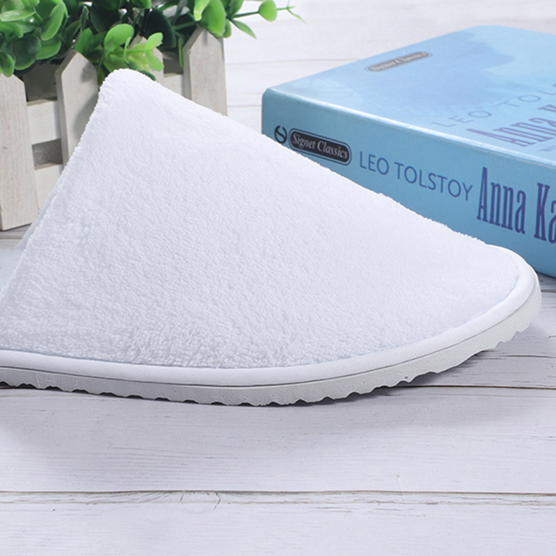 High Quality customizable Disposable hotel luxury slippers 2