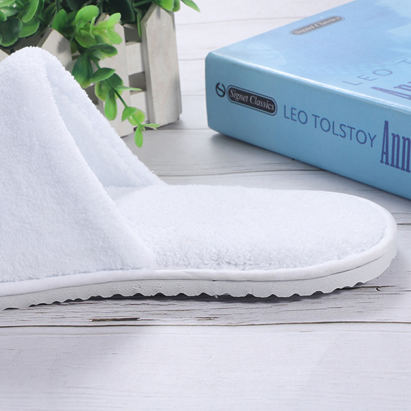 High Quality customizable Disposable hotel luxury slippers 3