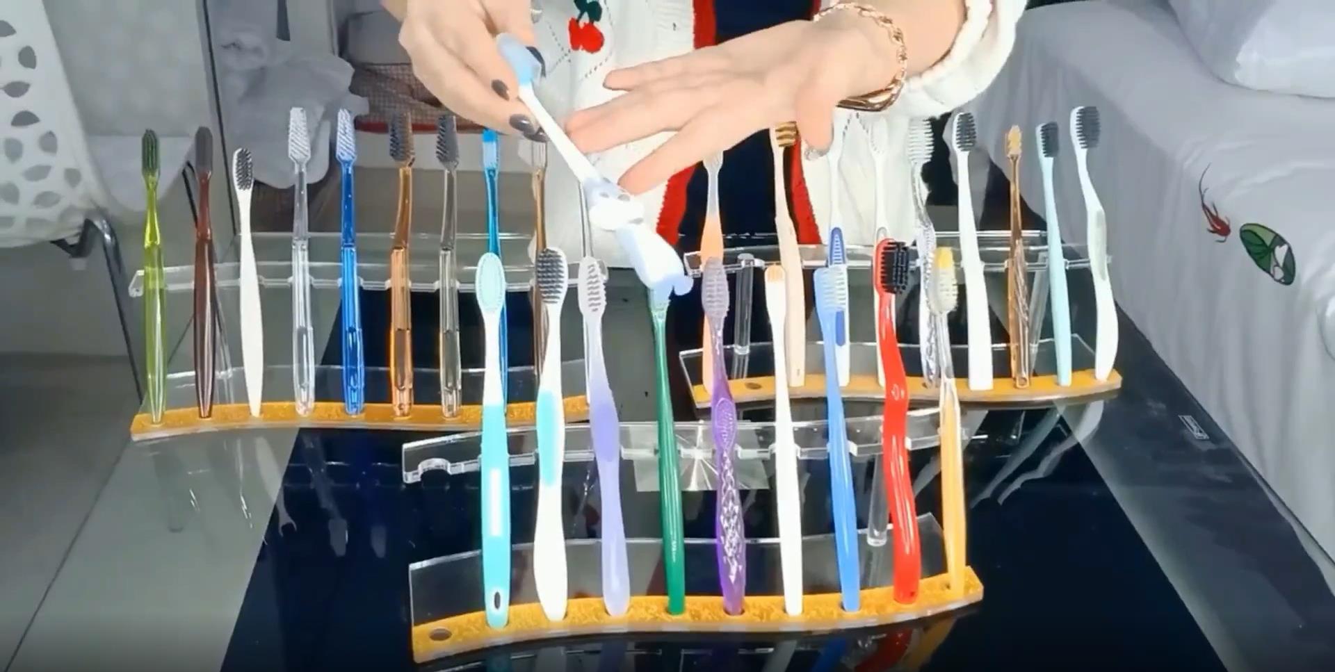 Showing many kinds of packaging toothbrushes and share Biodegradable toothbrush details-Hanbi textile 3