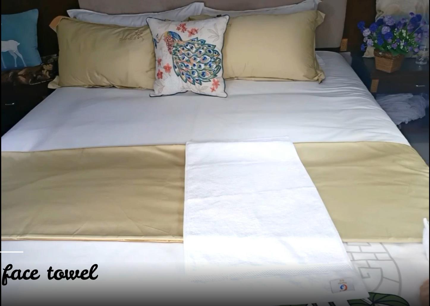 Hanbi textile Company show you how to folding hotel towel in many ways for decoration 1