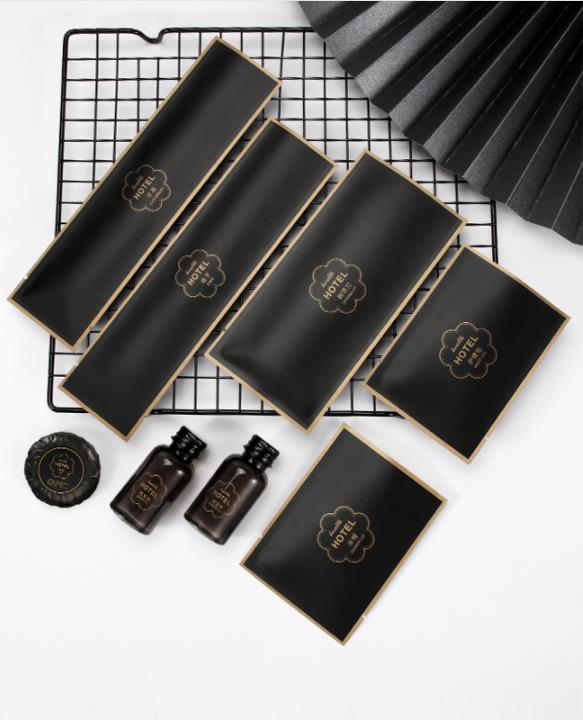 Black and gold package convenient disposable hotel toiletries with shampoo razor shower cream 7