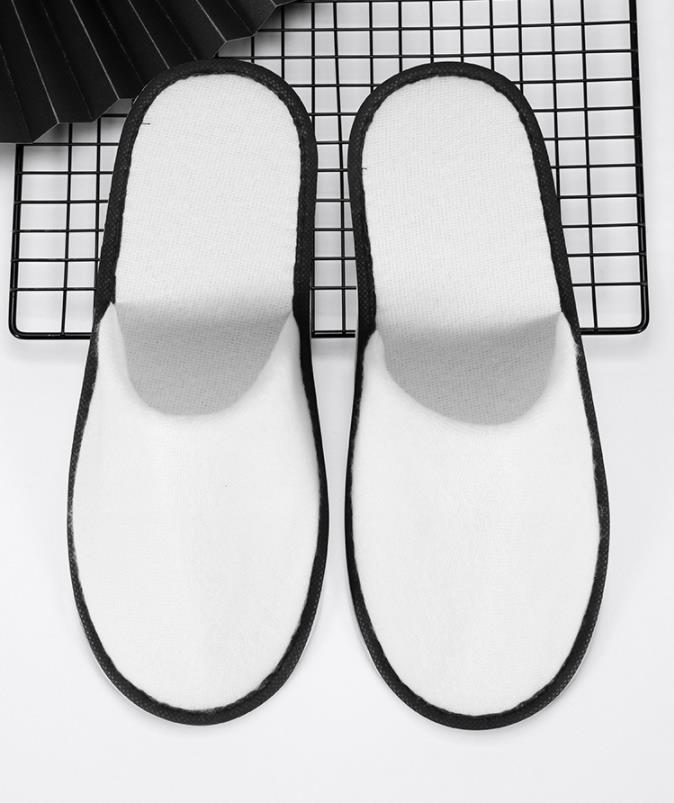 Black and gold package convenient disposable hotel toiletries with shampoo razor shower cream 5