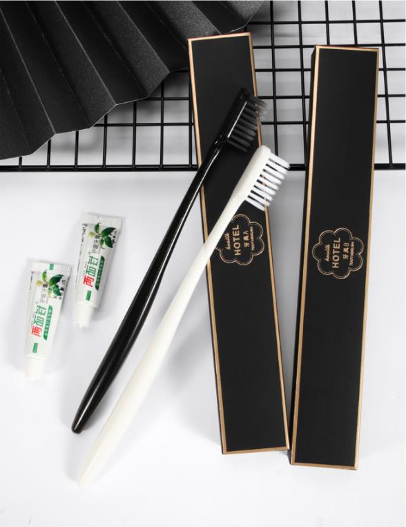 Black and gold package convenient disposable hotel toiletries with shampoo razor shower cream 9