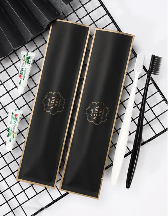 Black and gold package convenient disposable hotel toiletries with shampoo razor shower cream 10