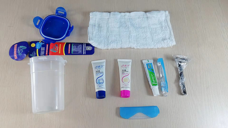 Wholesale Portable Travel Size Toiletries Kit 4
