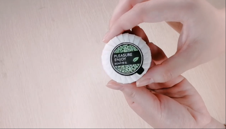 Hotel shampoo suppliers hot sale hotel toiletries sets customized logo and packaging 9