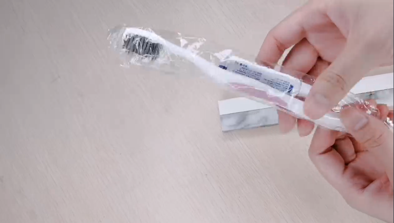 Hotel shampoo suppliers wholesale hotel toiletries sets and hotel slippers 2