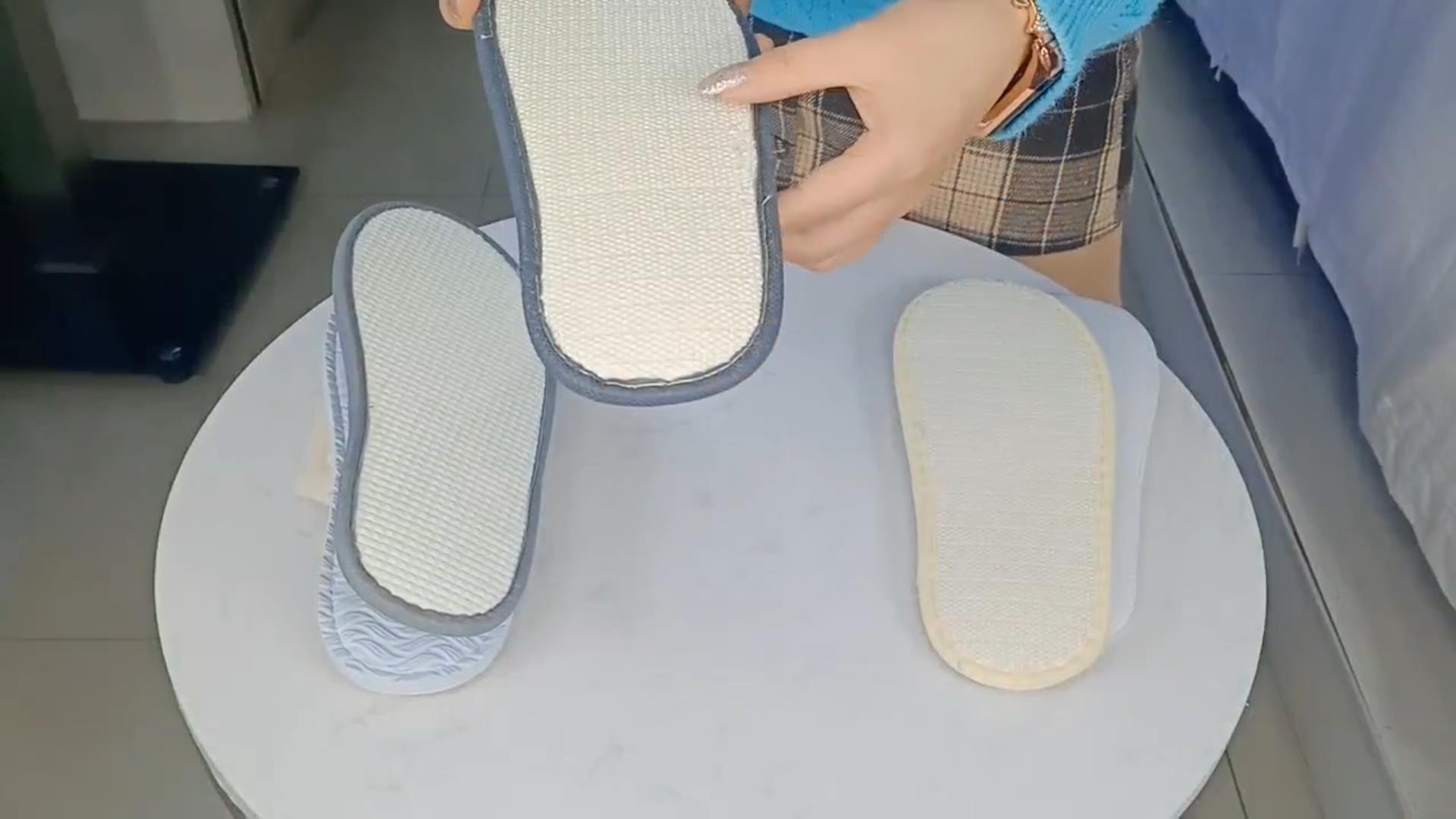 Overall single-use hotel slippers sole test- show you what is non-slip slipper sole 3