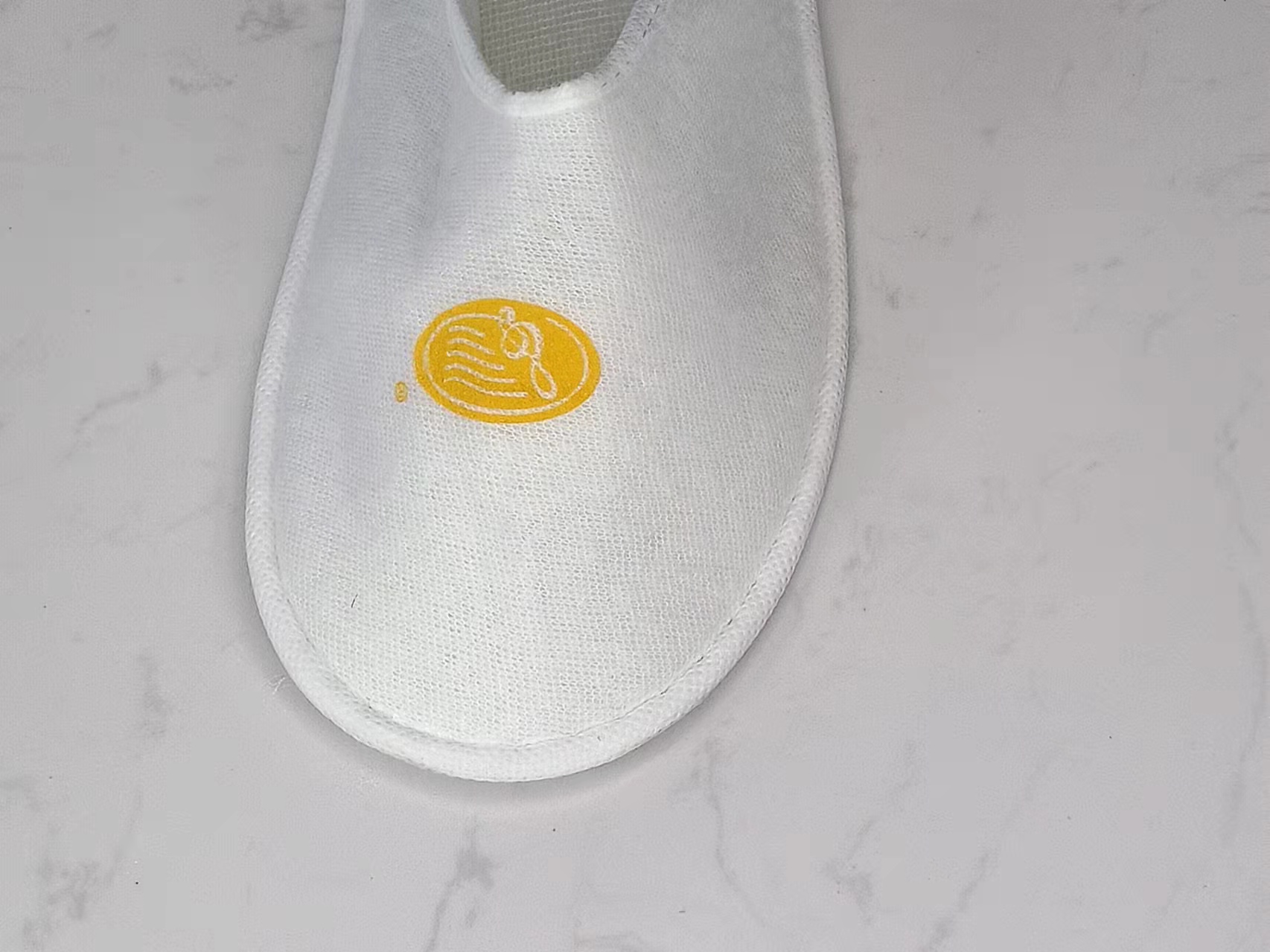 Show and explain Different disposable hotel slippers vamp and sole-Hanbi textile 1